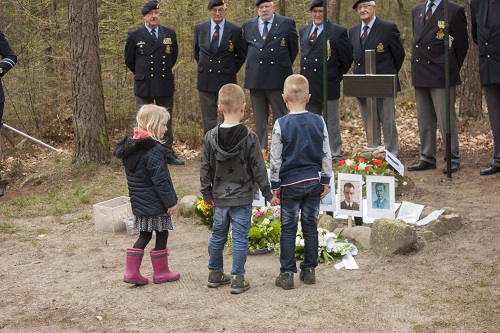 Herdenking Air Gunners in Gortel