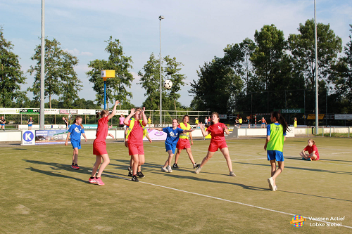 Start schoolkorfbaltoernooi Vaassen met de groepen 8 basisscholen!