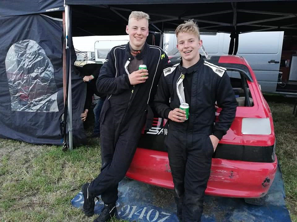 Twee supertalenten autocross Mike Uenk en Niek Zweers uit Emst