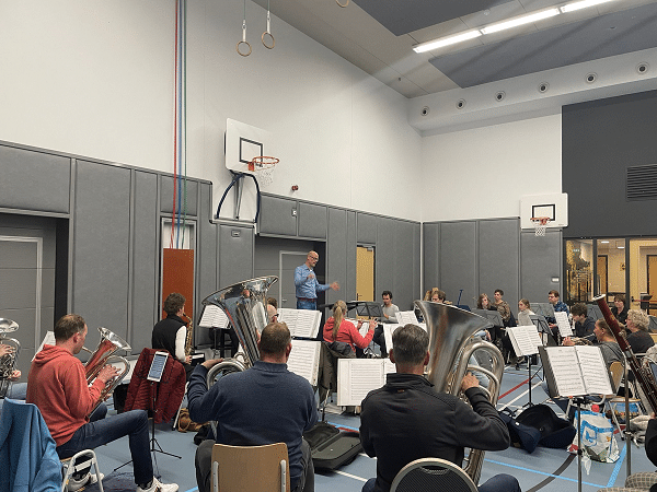 Muziekvereniging Prins Bernhard Emst verwelkomt nieuwe dirigent Rolf Dekker    