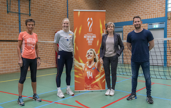 Side Events WK Volleybal van start  Speelster Oranje geeft het startschot met spetterende clinic