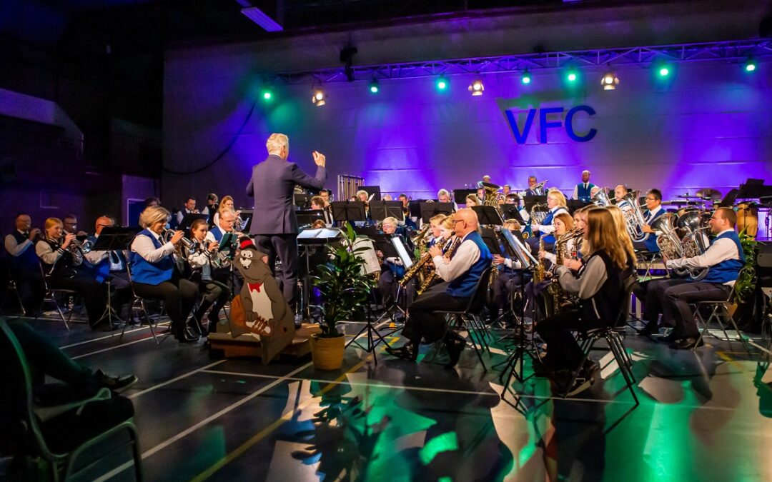 Vaassens Fanfare Corps gaat tijdens voorjaarsconcert in één avond langs vier seizoenen