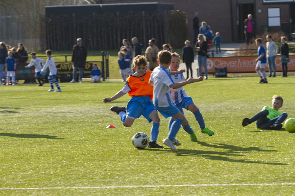 Autoschadebedrijf  De Wilde Schoolvoetbaltoernooi Groepen 5 en 6 Gemeentelijke basisscholen.