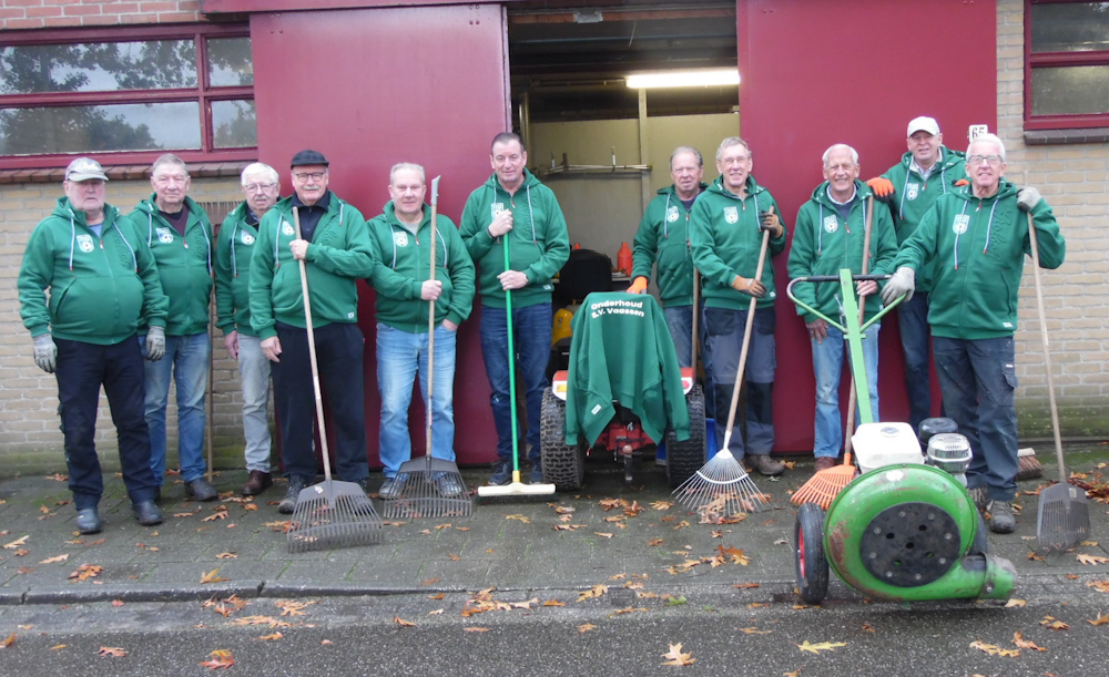 Onderhoudsgroep  SV Vaassen krijgt  nieuwe kleding