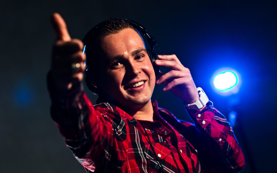 Bekendmaking prinsenpaar met DJ Remco in de Vecht