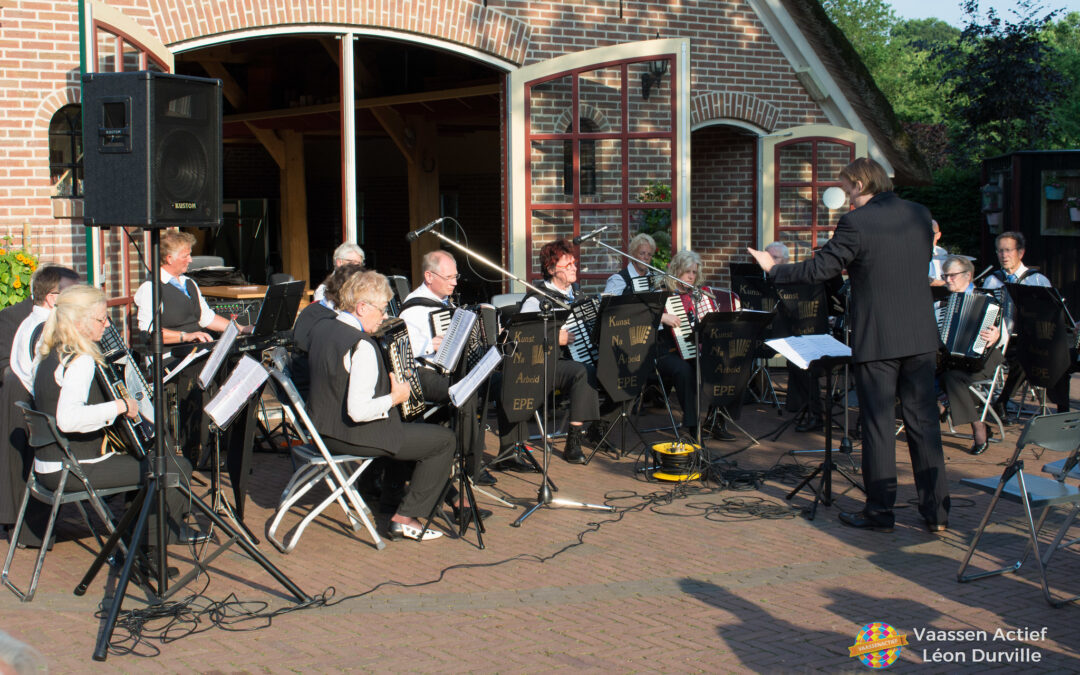 Accordeonmuziek op de Helfterkamp