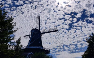 Schaapjes wolken boven de Jan Mulderstraat