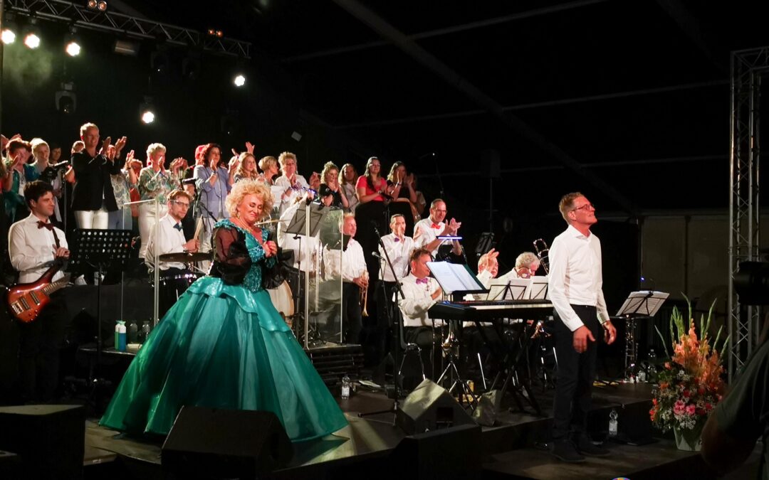 Gezamenlijk concert harmonieorkest Prins Bernhard en Zang en Vriendschap Emst