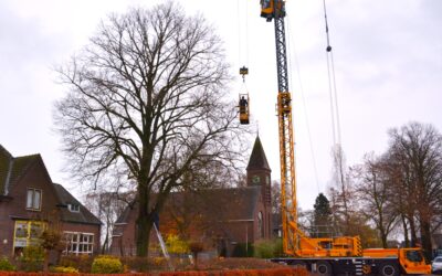 De Vecht ontsteekt Kerstboom met nieuw lichtsnoer