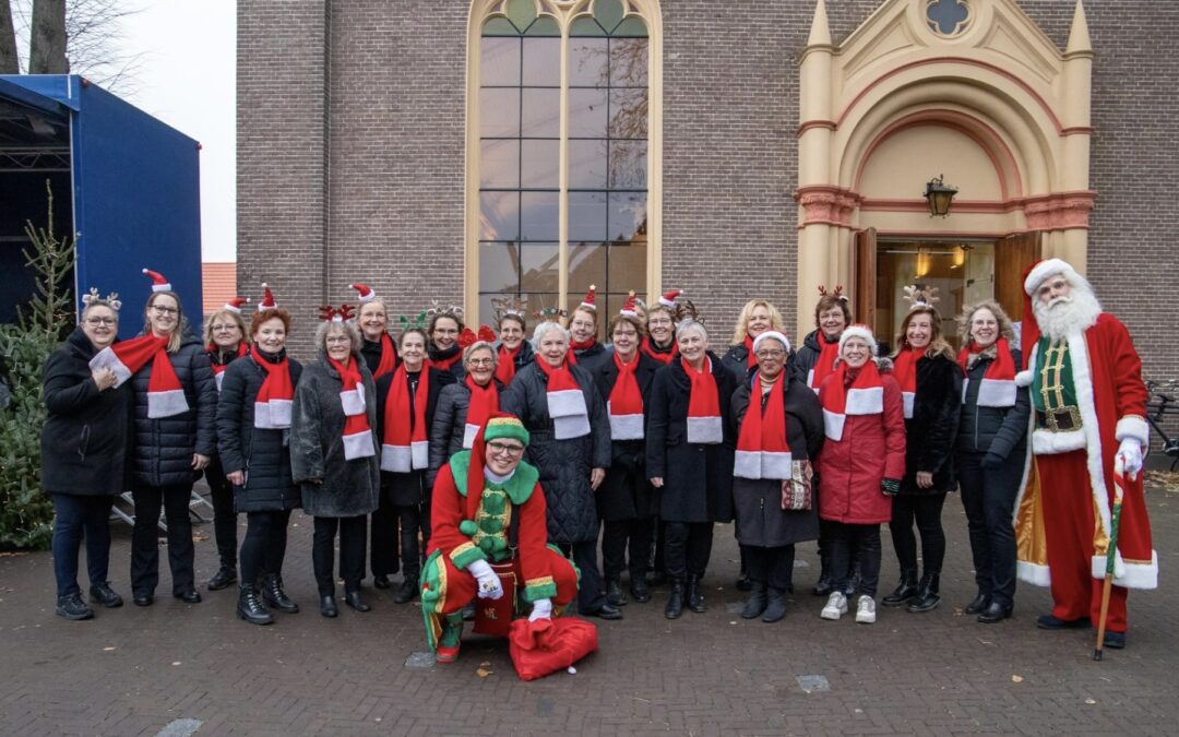 Vrouwenpopkoor Nenoni in Kerstsfeer